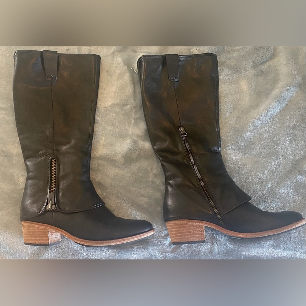 Beautiful black pair of Kork-Ease Boots. 8.5